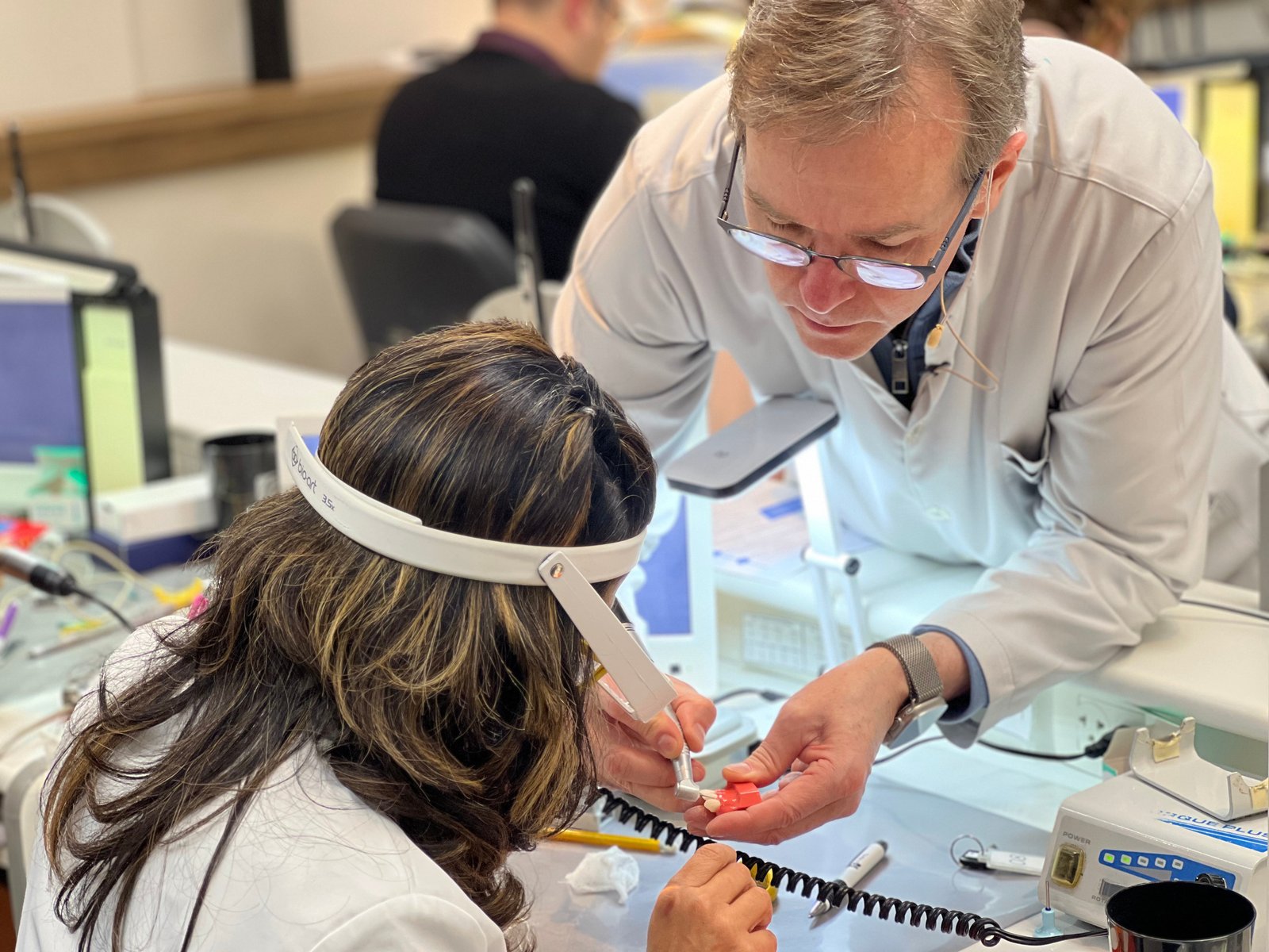 Mastering Anterior Composites